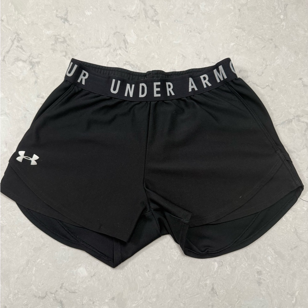 Under armour XS black shorts